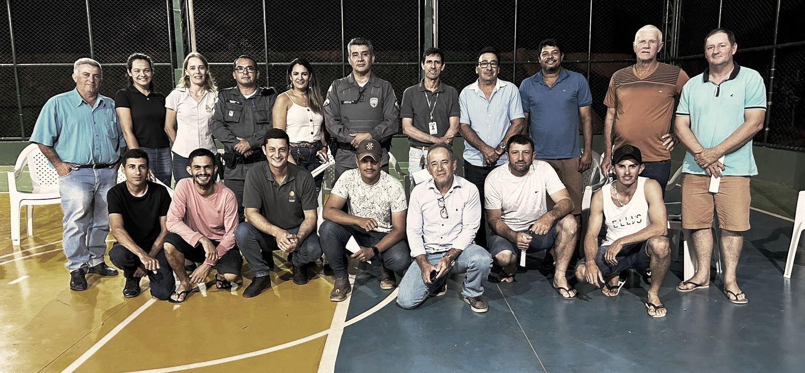 Encontro aconteceu na quadra do ginásio de esportes do distrito de Praça Rica