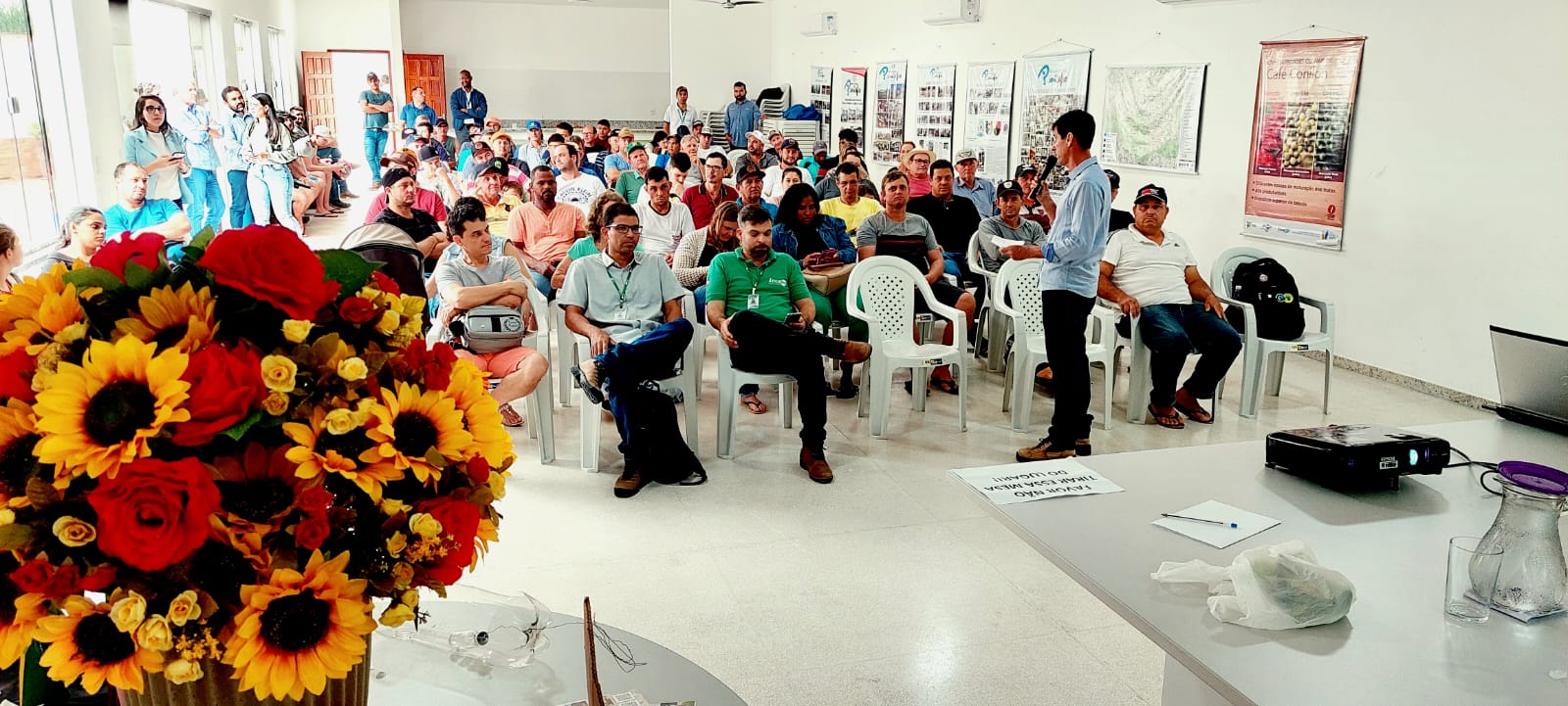 'Dia Especial do Café Conilon': Incaper e Prefeitura fortalecem a cafeicultura em Vila Pavão