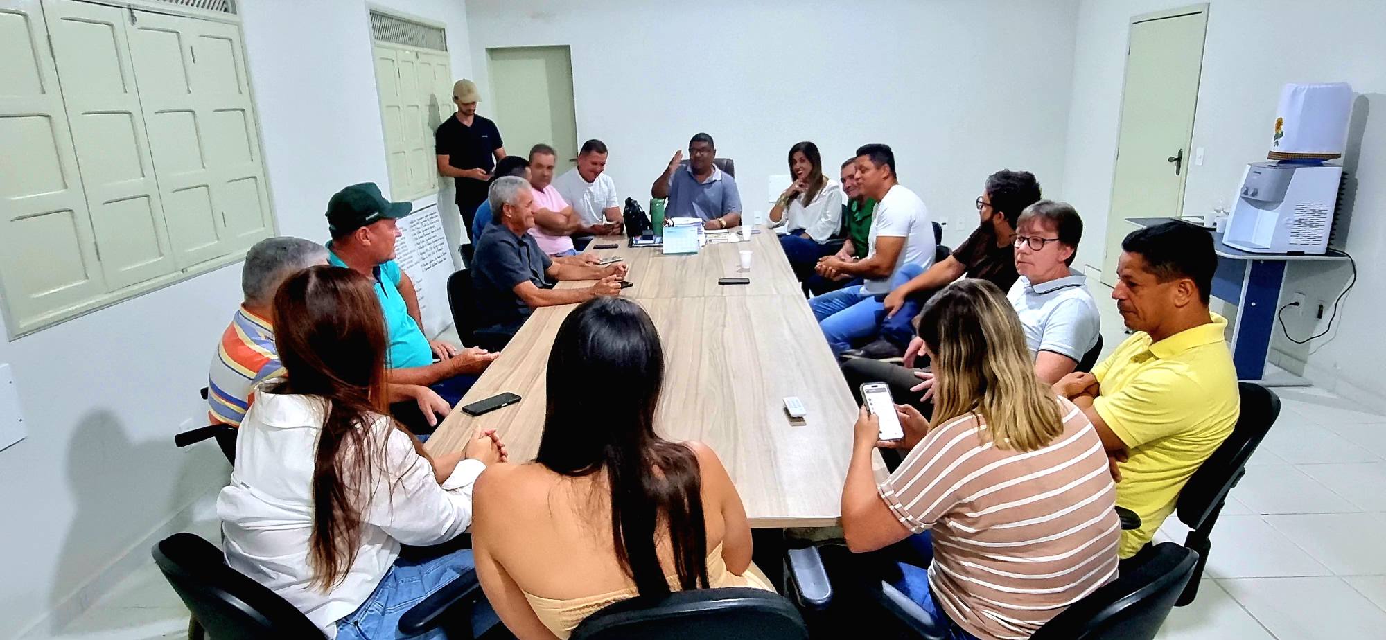 Imagem da notícia: Deputada Raquel Lessa reforça parceria com o município durante visita