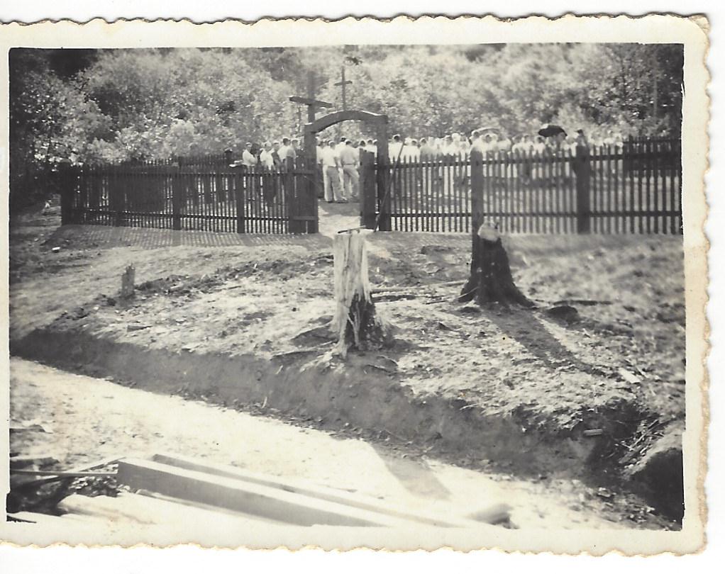 Cemitério de Praça Rica Entrada virada para a estrada