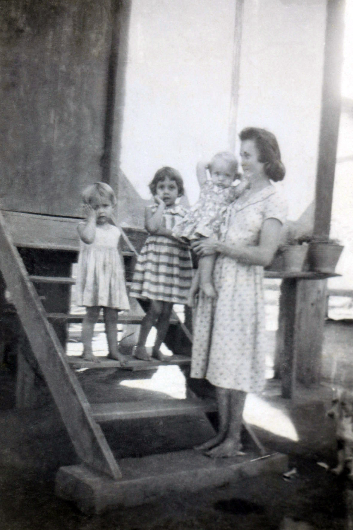Dona Florentina Tesch Schneider e suas filhas Erna, Norma e Fani.