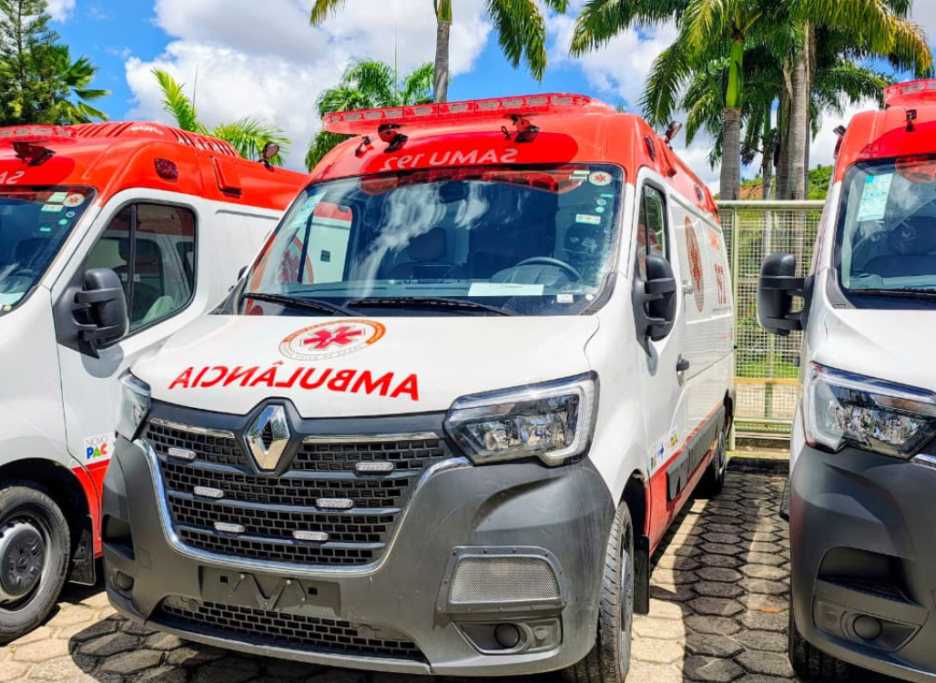 Prefeito João Trancoso participa de agenda com Governo Federal e Estadual e Vila Pavão recebe nova ambulância do SAMU