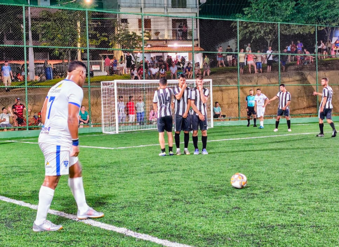 Imagem da notícia: Emoção, chuva e muitos gols marcam rodada do Campeonato Municipal de Fut-7