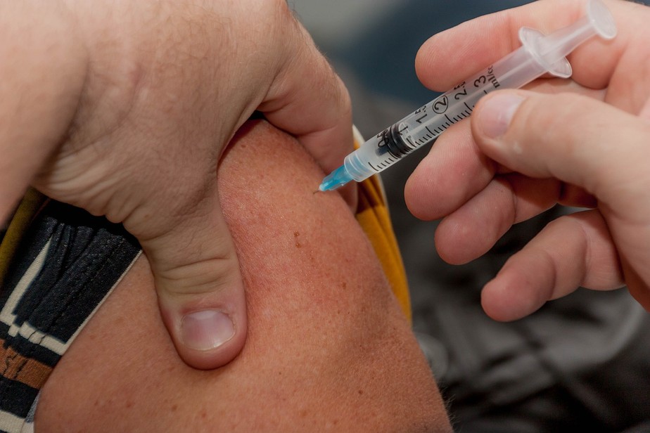 Município ultrapassa 80% da população vacinada com uma dose contra Covid-19