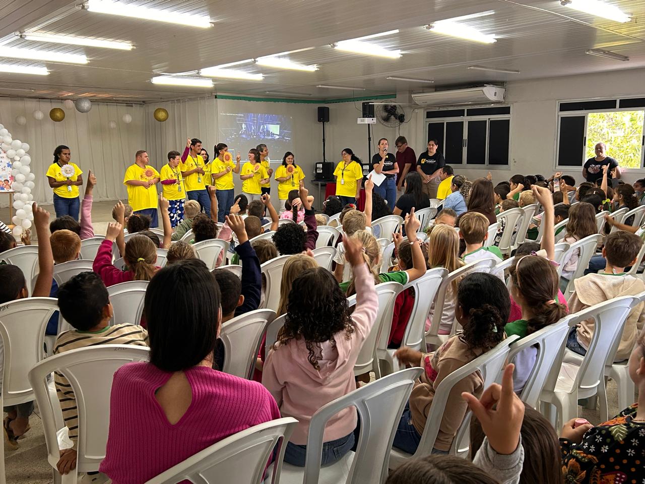 Imagem da notícia: Escola transforma Semana da Inclusão em vivências de empatia, respeito e acolhimento